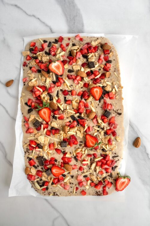 Écorces de yogourt glacé aux fruits et chocolat