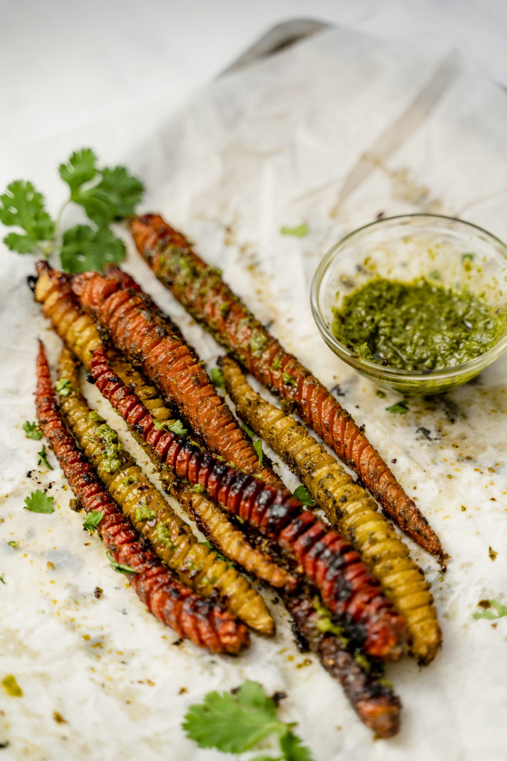 Carottes coupées en accordéon grillées