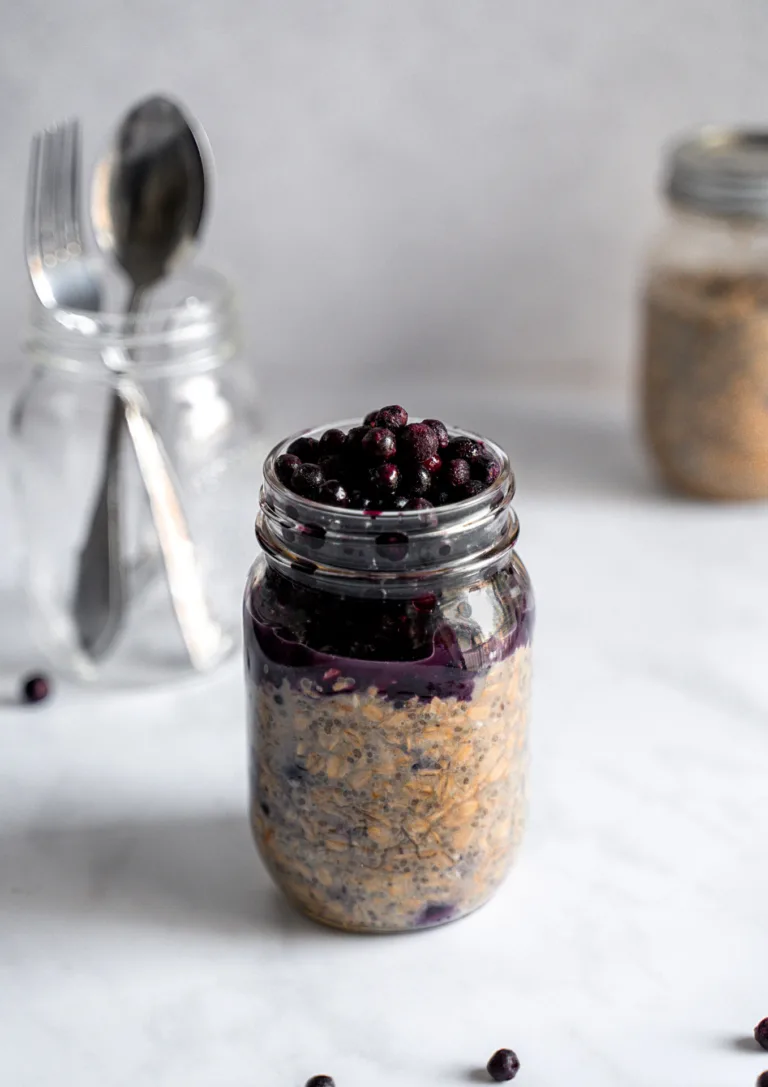 Pot Mason débordant de d'avoine orange et bleuet