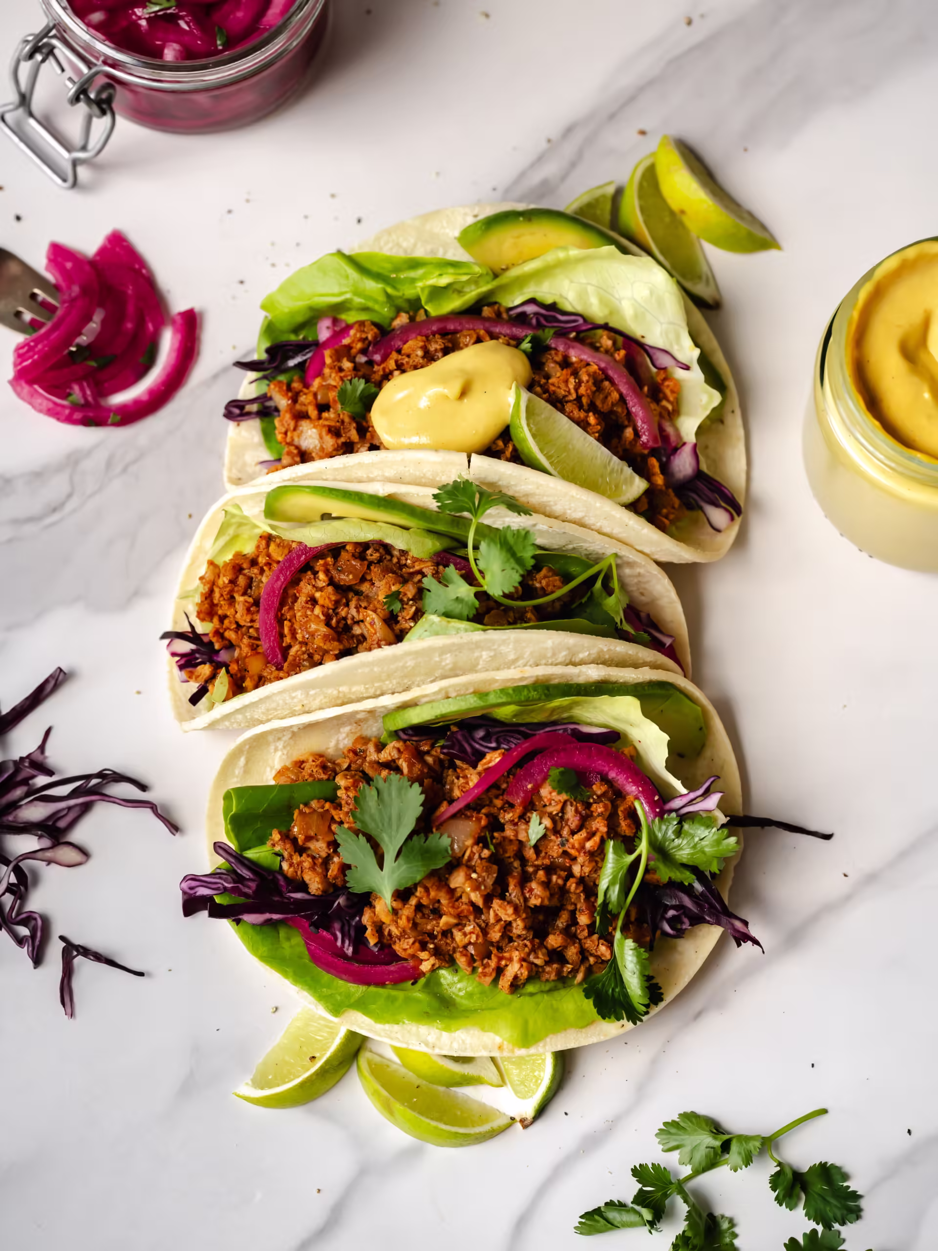 Trois tacos à la PVT avec garnitures